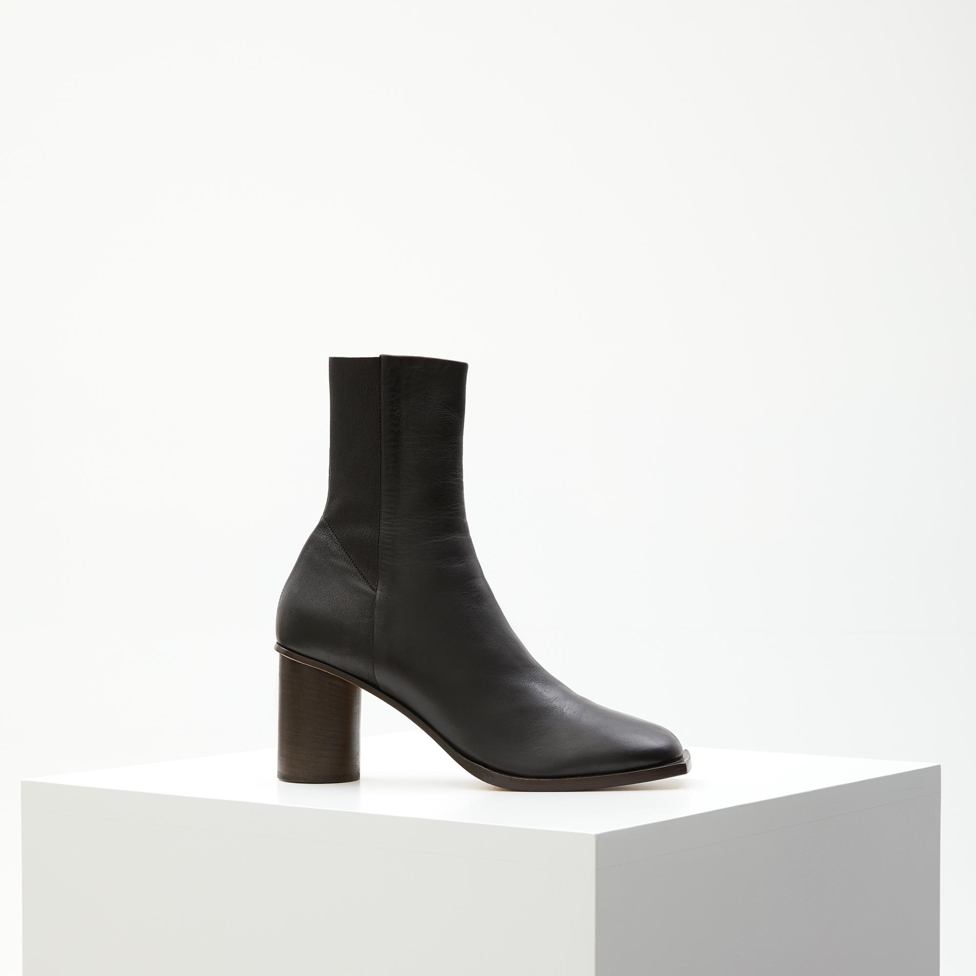 Helmut lang 2025 square toe boots